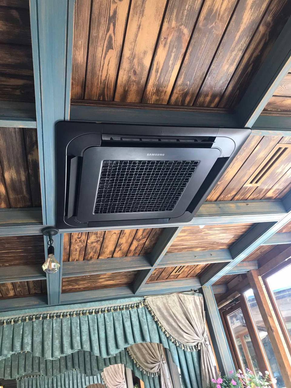 м. Одеса, Парк гіркого, кафе «ВДВ», касетний конд